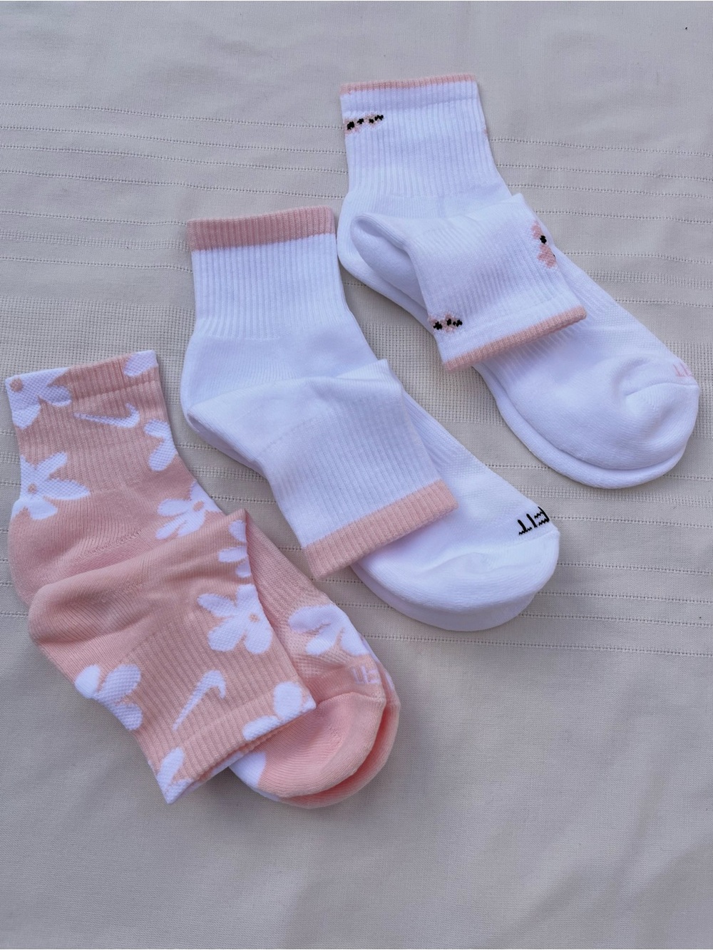 Nike DriFit White & Pink Ankle Socks - 3-Pack - Picture 8 of 14